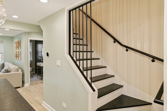 Photo - 635 E Prairie Ave