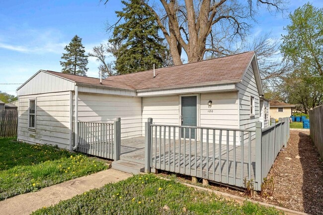3 Bedroom Home In Chesterton - 3 Bedroom Home In Chesterton