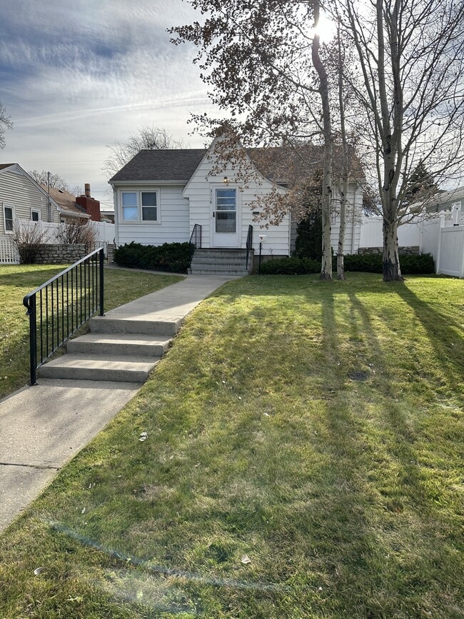 Building Photo - 3118 4th Ave S Rental