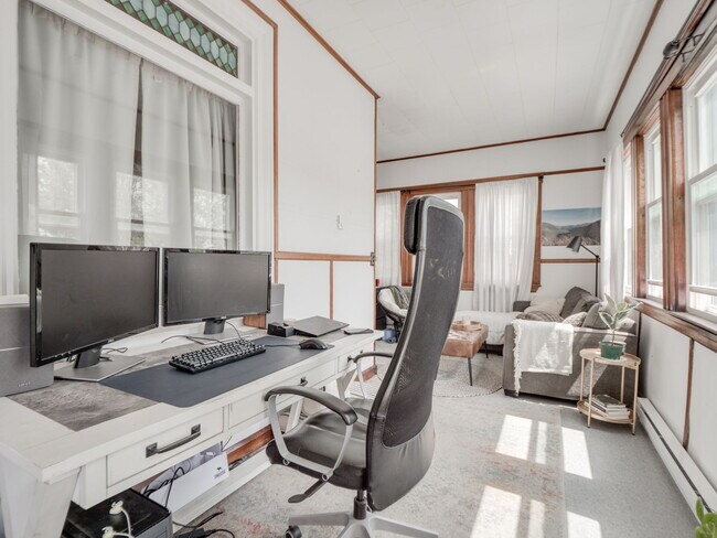 Photo - 3 Monmouth St