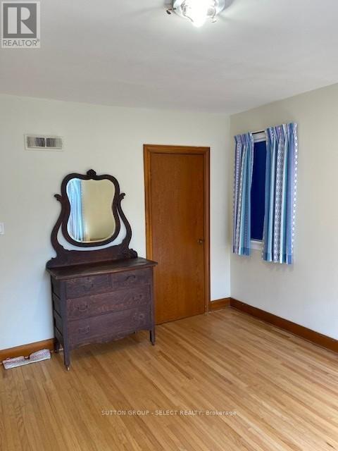 Photo - 372 Cedar Ave