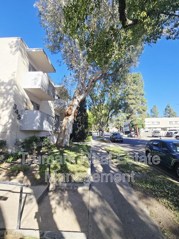 Photo - 345 E Tujunga Ave Unit M