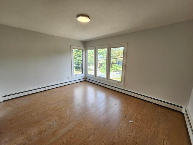 Photo - 84 Dufferin Ave Unit 84-1