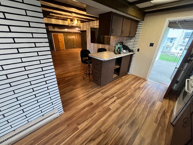 Building Photo - 15 Williams St Unit #1