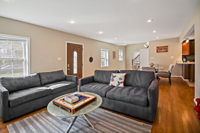 Photo - 300 Lawton St Unidad ID1395510P