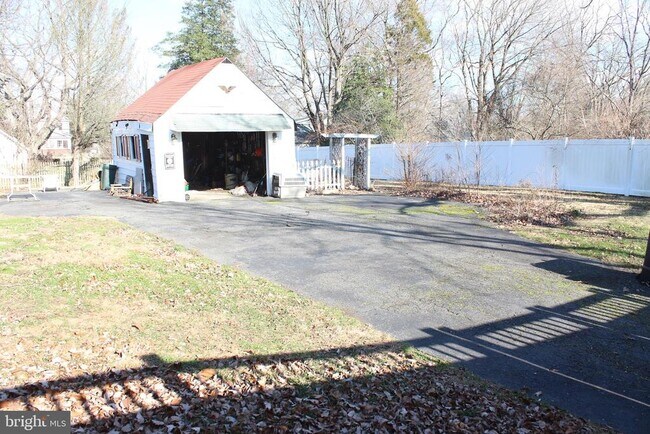 Photo - 217 Villanova Rd