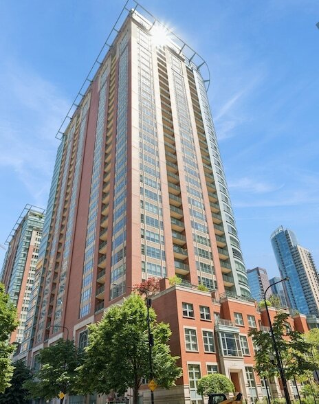 Building Photo - 415 E North Water St Unit 1102