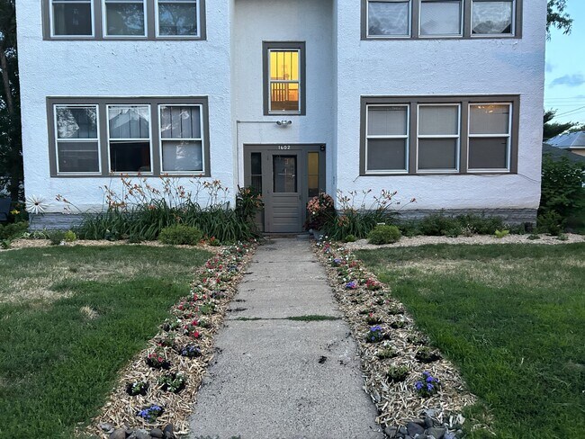 Photo - 1602 Van Buren Ave Unit 2