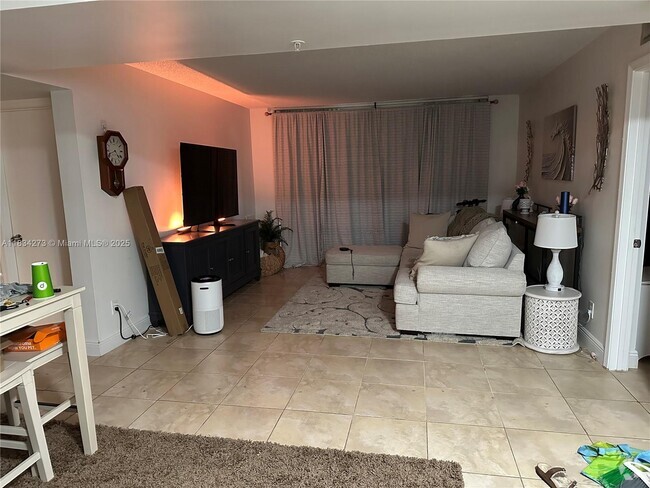 Building Photo - 1350 SE 3rd Ave Unit 108 Rental