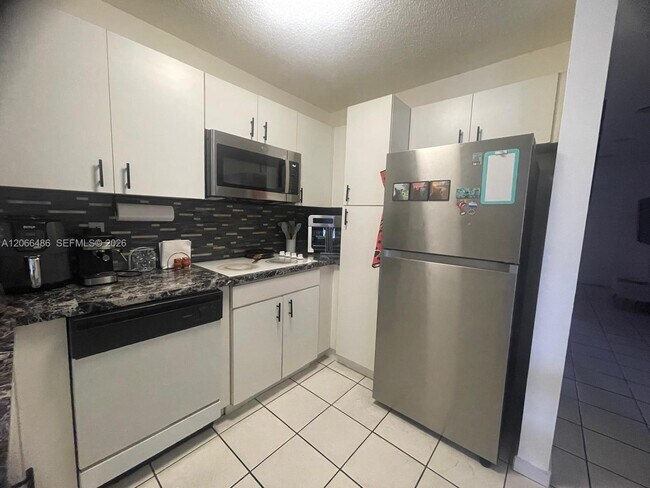 4689 NW 9th St Unit 207