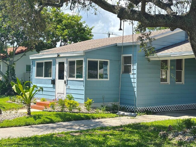 Photo - 342 SW 2nd Ave