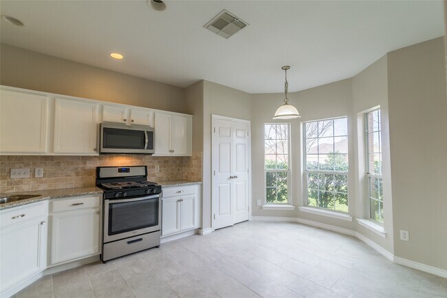 Photo - 2209 Highland Crossing Dr