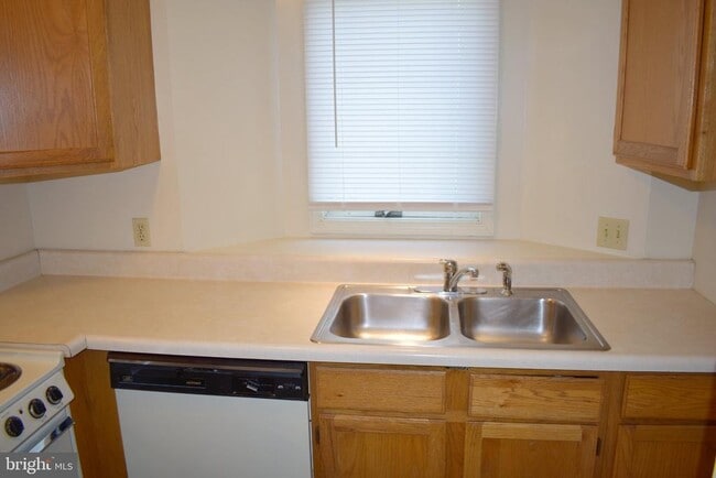 Photo - 945 Orchard Dr