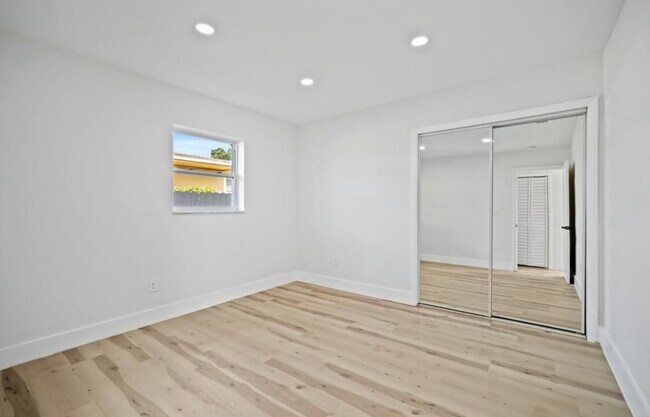 Photo - 1521 NE 148th St