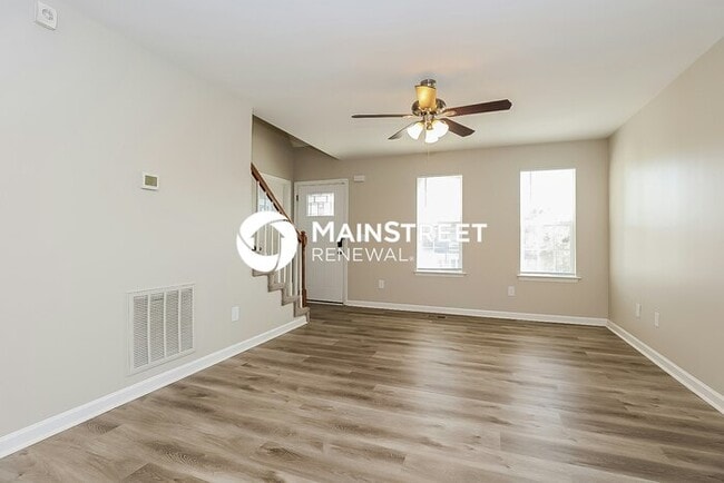 Photo - 3 Bedroom Pet-Friendly Home in ANTIOCH, TN with Main Street Renewal