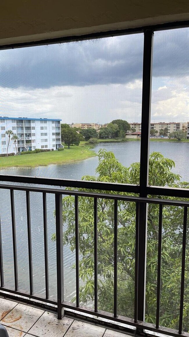 Photo - 8775 Park Blvd Unit 418