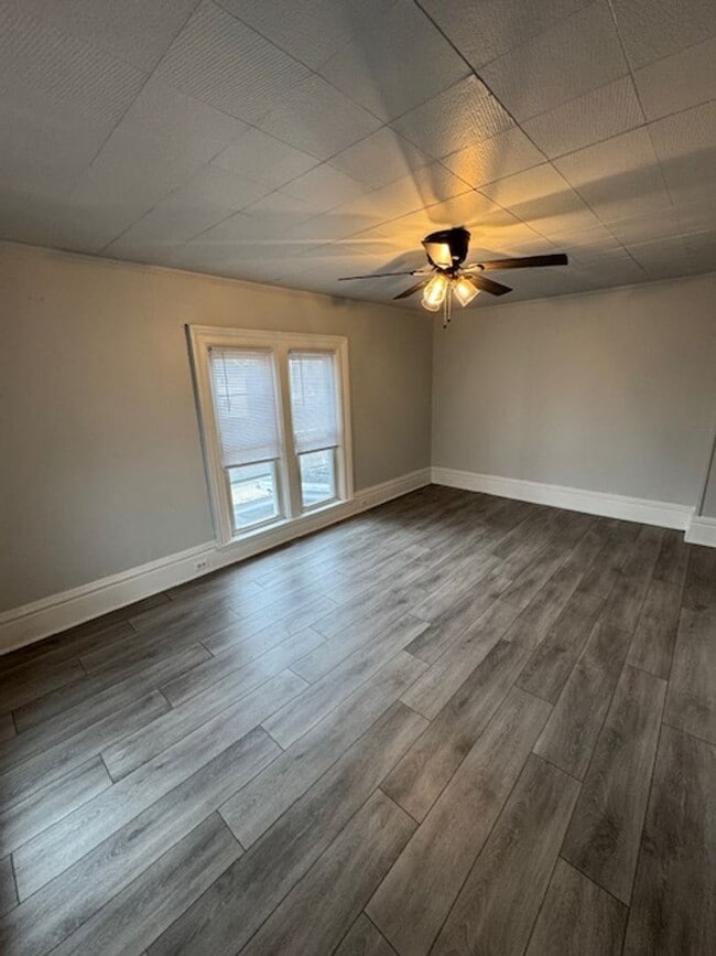 Photo - 302 E Washington St Unit 2