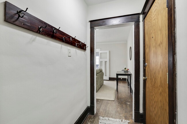 Photo - 603 W Green St Unidad 1E