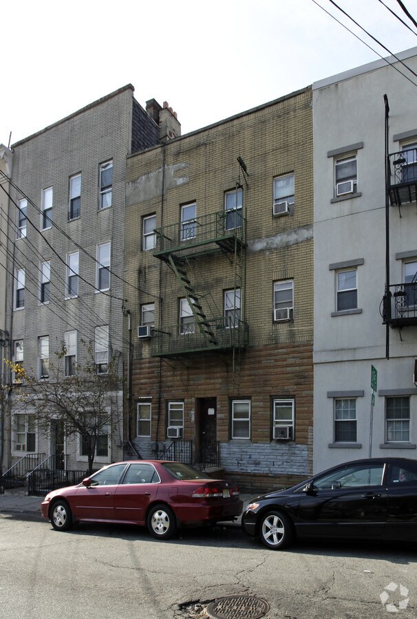 Photo - 451 Pavonia Ave Apartments