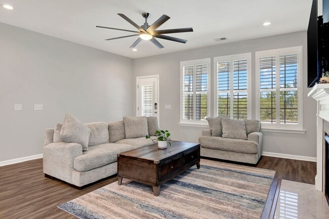 Photo - Savannah Quarters!