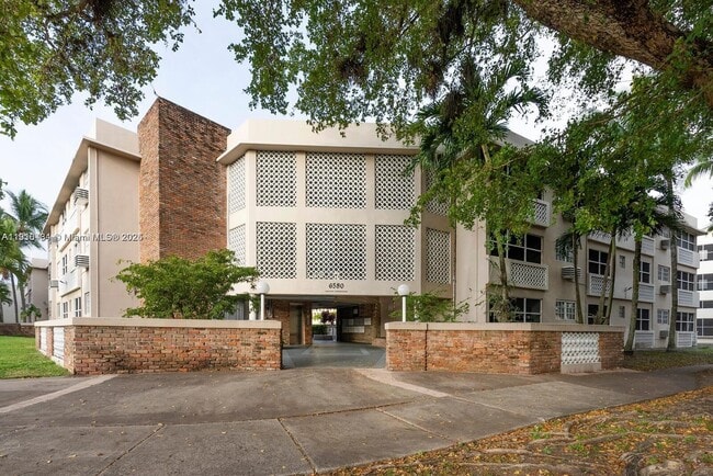 Building Photo - 6580 Santona St Unit A32