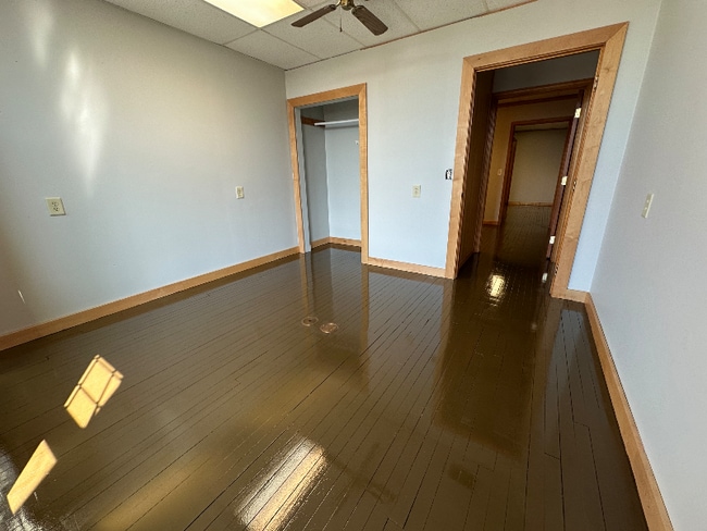 Photo - 118 N Main St