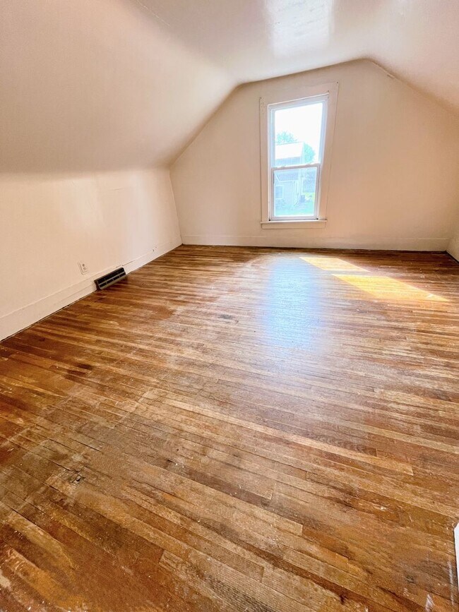 Photo - 104 Sycamore St Unit B