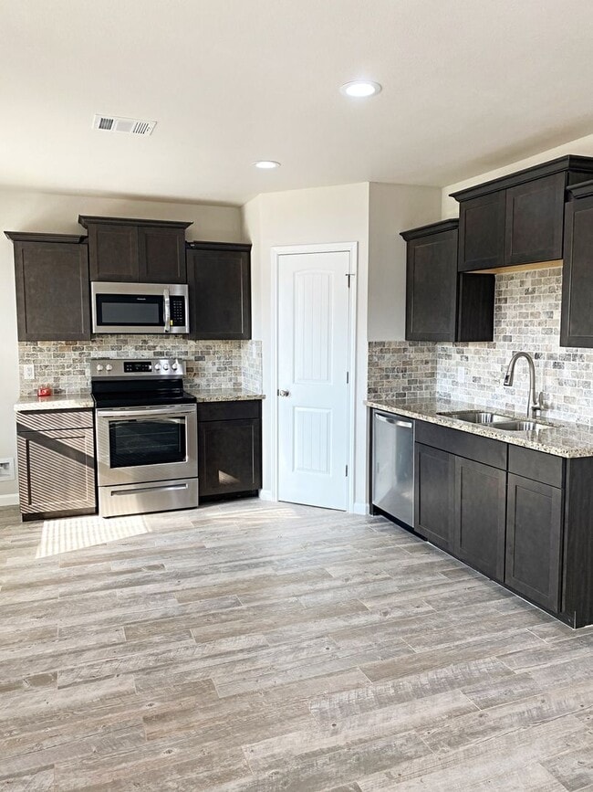 Photo - 380 Bower Rd