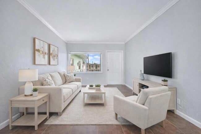 Building Photo - 521 NE 82nd Terrace Unit 8