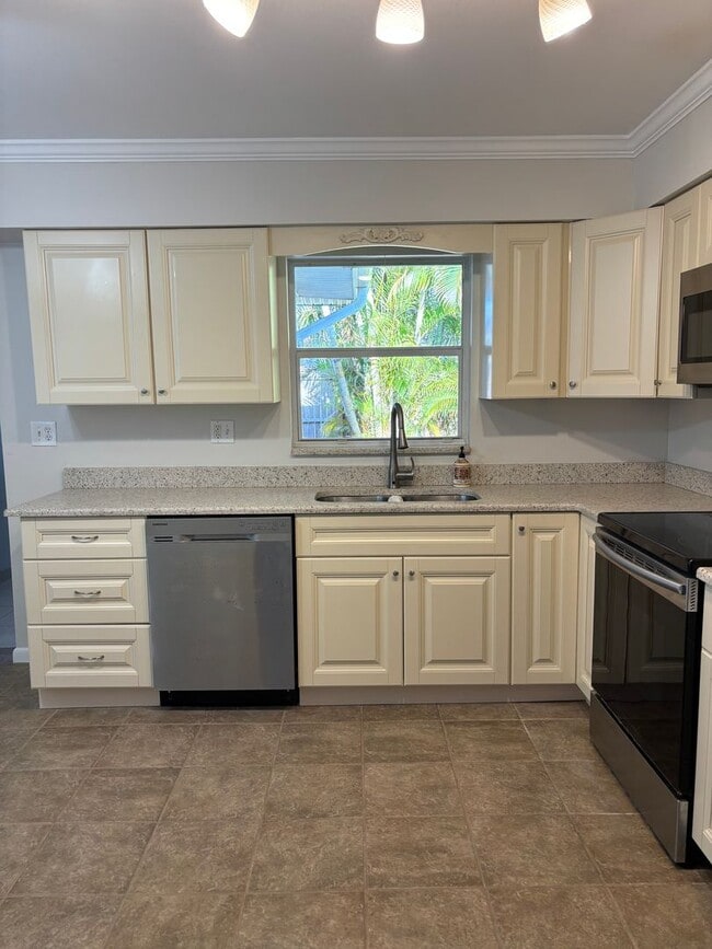 Photo - For Rent in Southgate