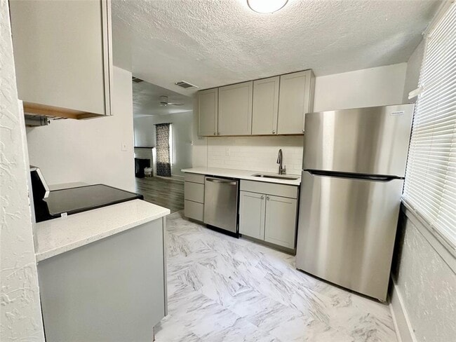 Photo - 4736 20th St N