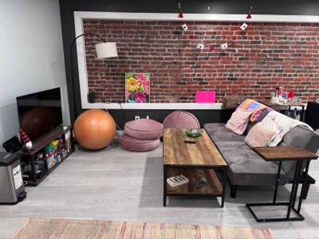 Photo - Recently Renovated 3 Bed/2 Bath Right In The Heart Of Washington Square!