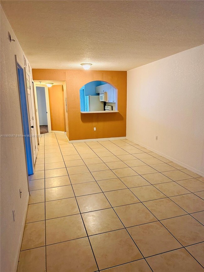 Building Photo - 1250 SE 29th St Unit 105-58