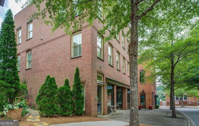 Photo - 4165 Raphael Street