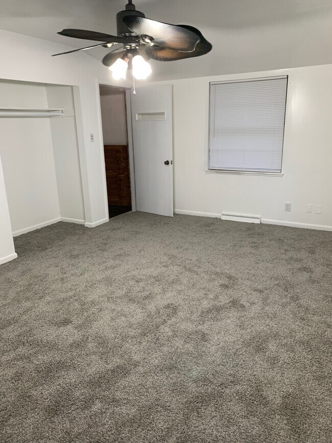 1041 E Main St Rental House Rental in Cushing, OK