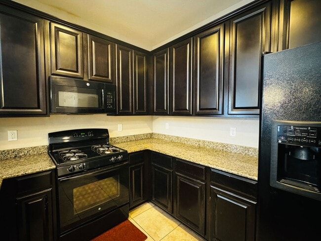 Photo - 3 Bed, 1 Loft and 2.5 Bathrooms Home for Rent