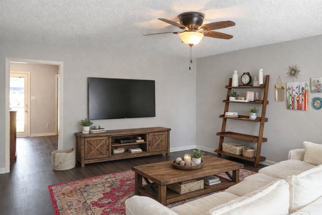 Photo - 1080 Maple Cir