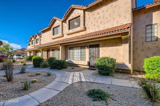 Photo - 2941 N Oregon St