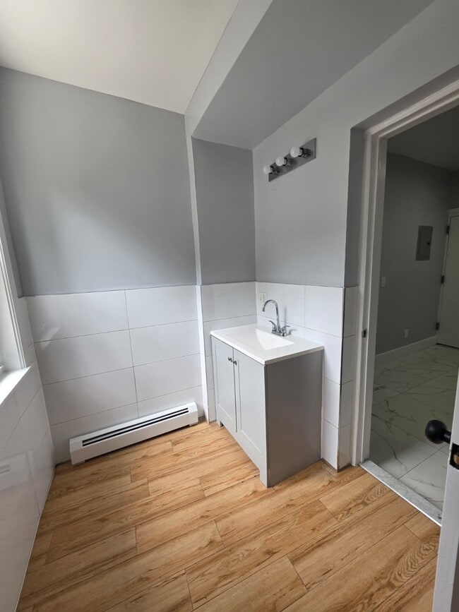 Photo - 114 Maple St Unit Apt 2