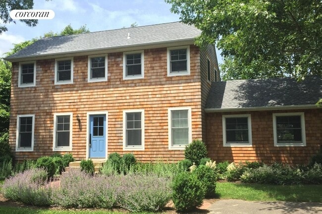 Photo - 6 Briarsweet Ln