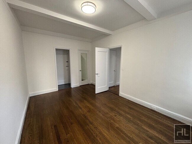 Photo - EAST 46 STREET Unit 9R