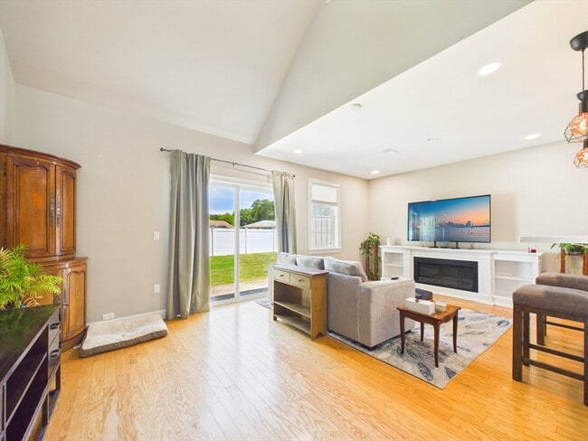 Photo - 70 Endicott St