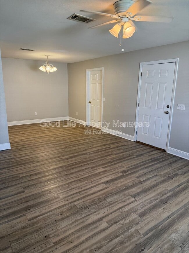 Photo - 8458 Chisholm Rd