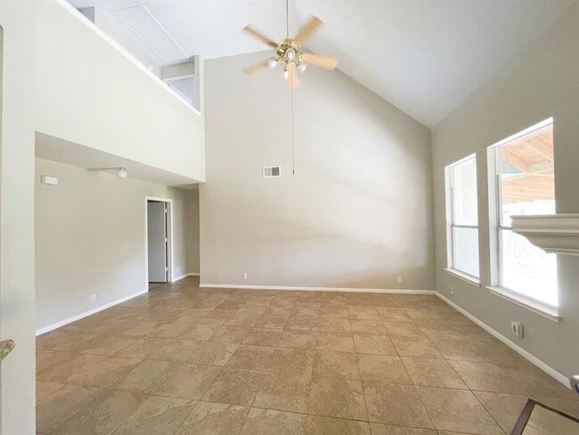 Photo - 104 Cattail Cove