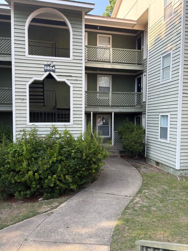 Building Photo - 6804 Willowbrook Dr Unit 3