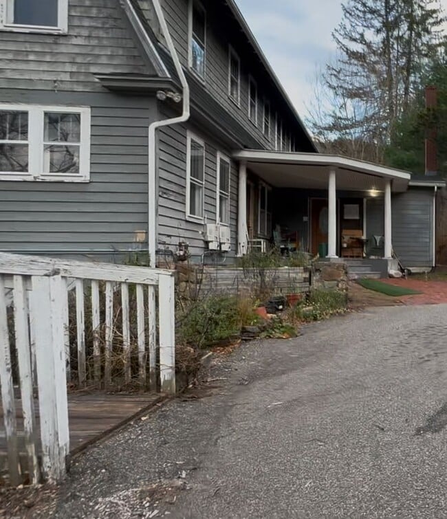 Building Photo - 173 Leesville Rd Unit Managers Quarters