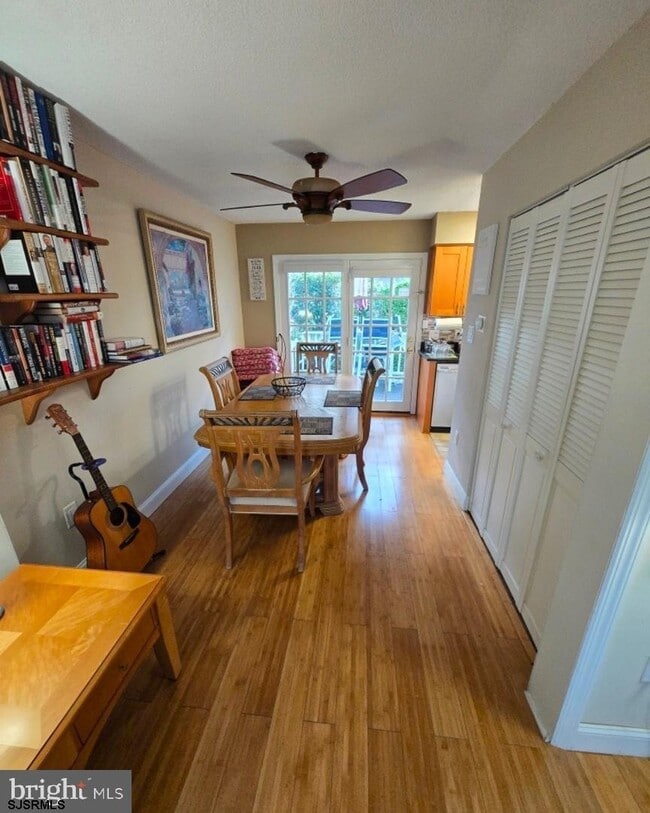 Photo - 10 Caravel Ct