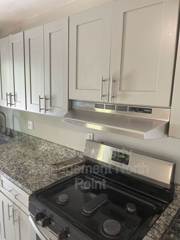 Building Photo - 456 Birney St NE Rental