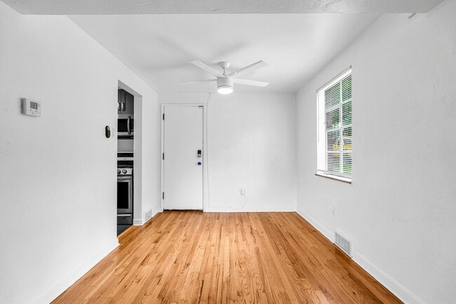 Photo - 1205 Labelle St