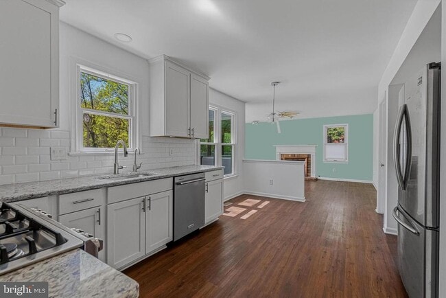 Building Photo - 1646 Stowe Rd